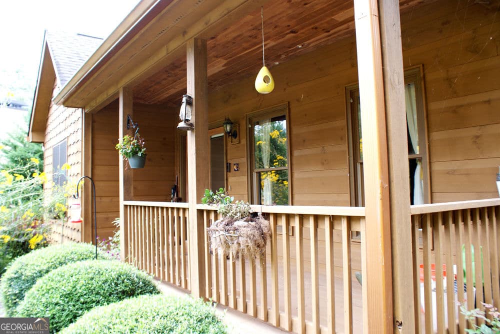 2 bedroom, 2.5 bathroom, 1,565 sq ft cabin,single family residence for sale at 34 Matthew Court, Dahlonega, GA 30533 — photo 3