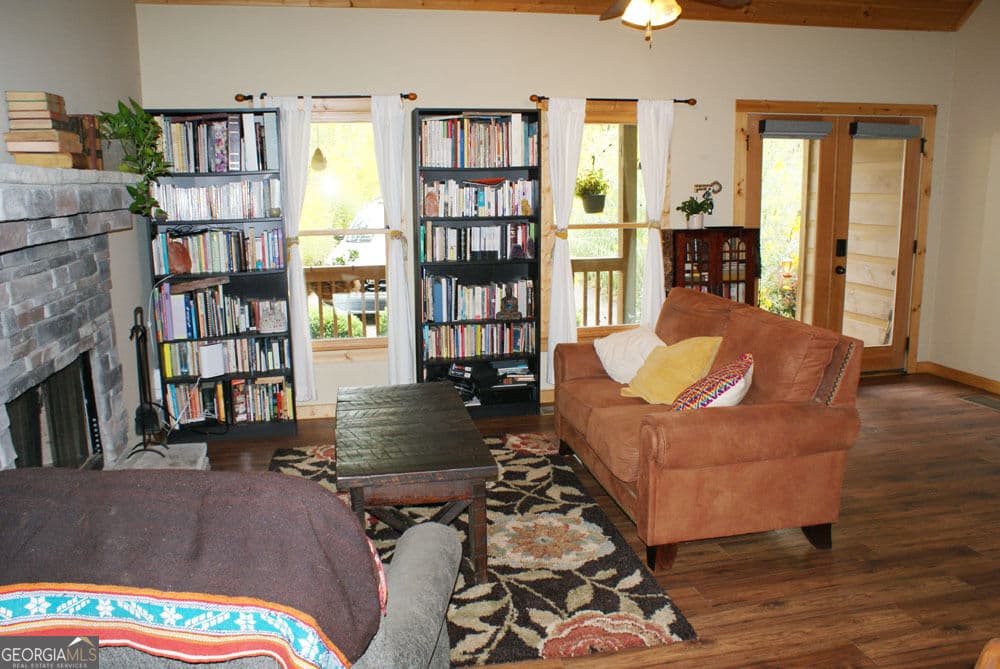 2 bedroom, 2.5 bathroom, 1,565 sq ft cabin,single family residence for sale at 34 Matthew Court, Dahlonega, GA 30533 — photo 5
