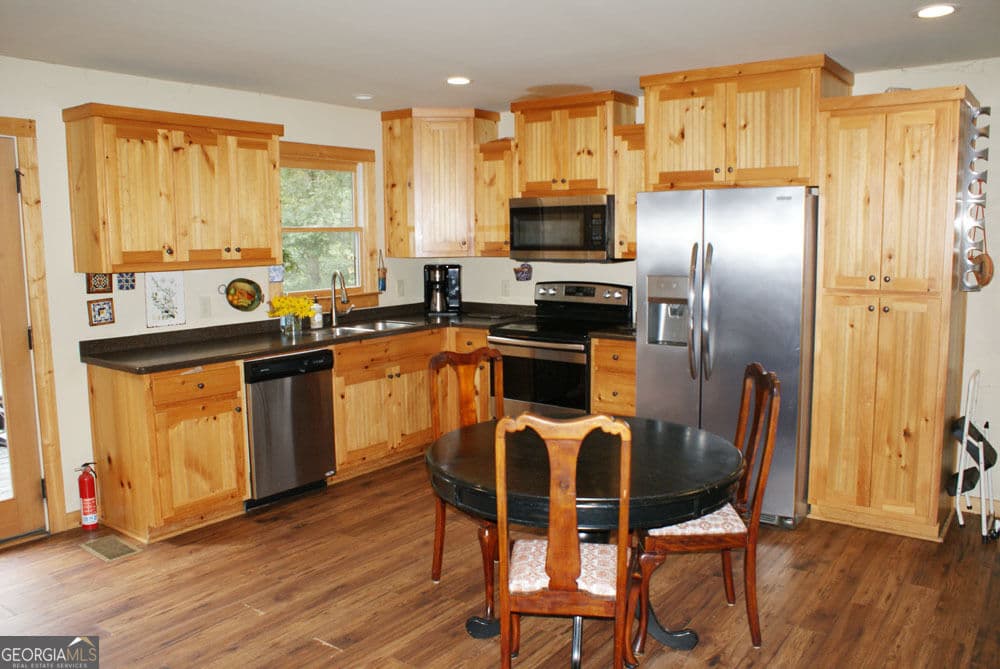 2 bedroom, 2.5 bathroom, 1,565 sq ft cabin,single family residence for sale at 34 Matthew Court, Dahlonega, GA 30533 — photo 9