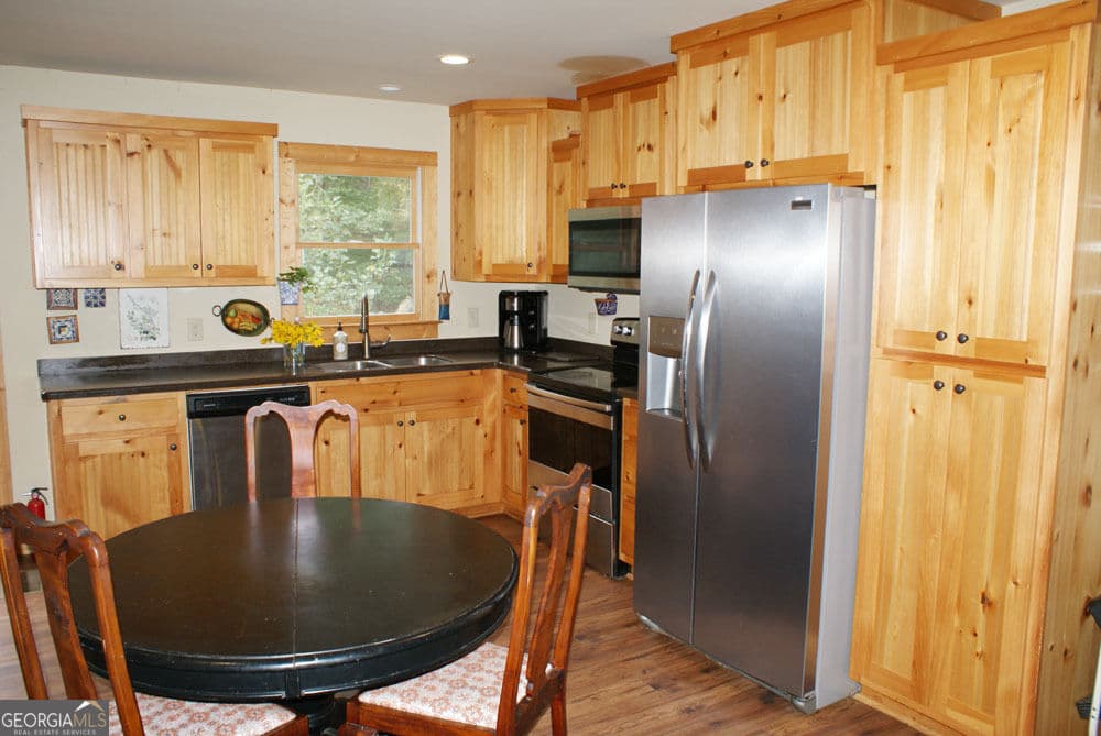 2 bedroom, 2.5 bathroom, 1,565 sq ft cabin,single family residence for sale at 34 Matthew Court, Dahlonega, GA 30533 — photo 10