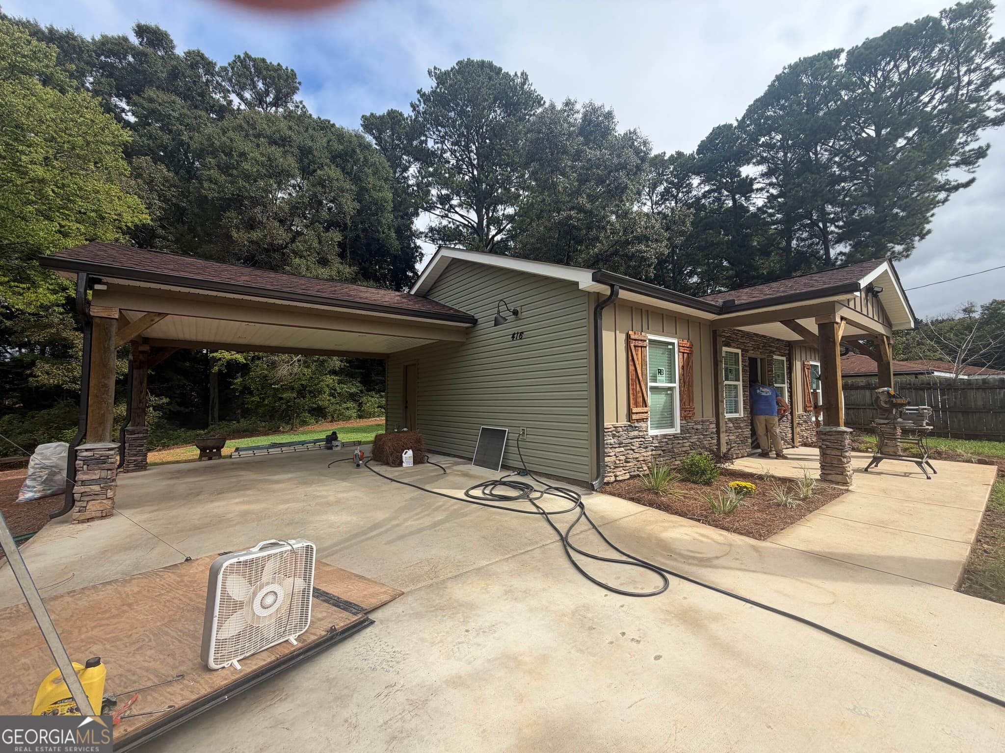 2 bedroom, 2 bathroom, 900 sq ft single family residence for sale at 416 Robin Hood Road, Rome, GA 30161 — photo 4