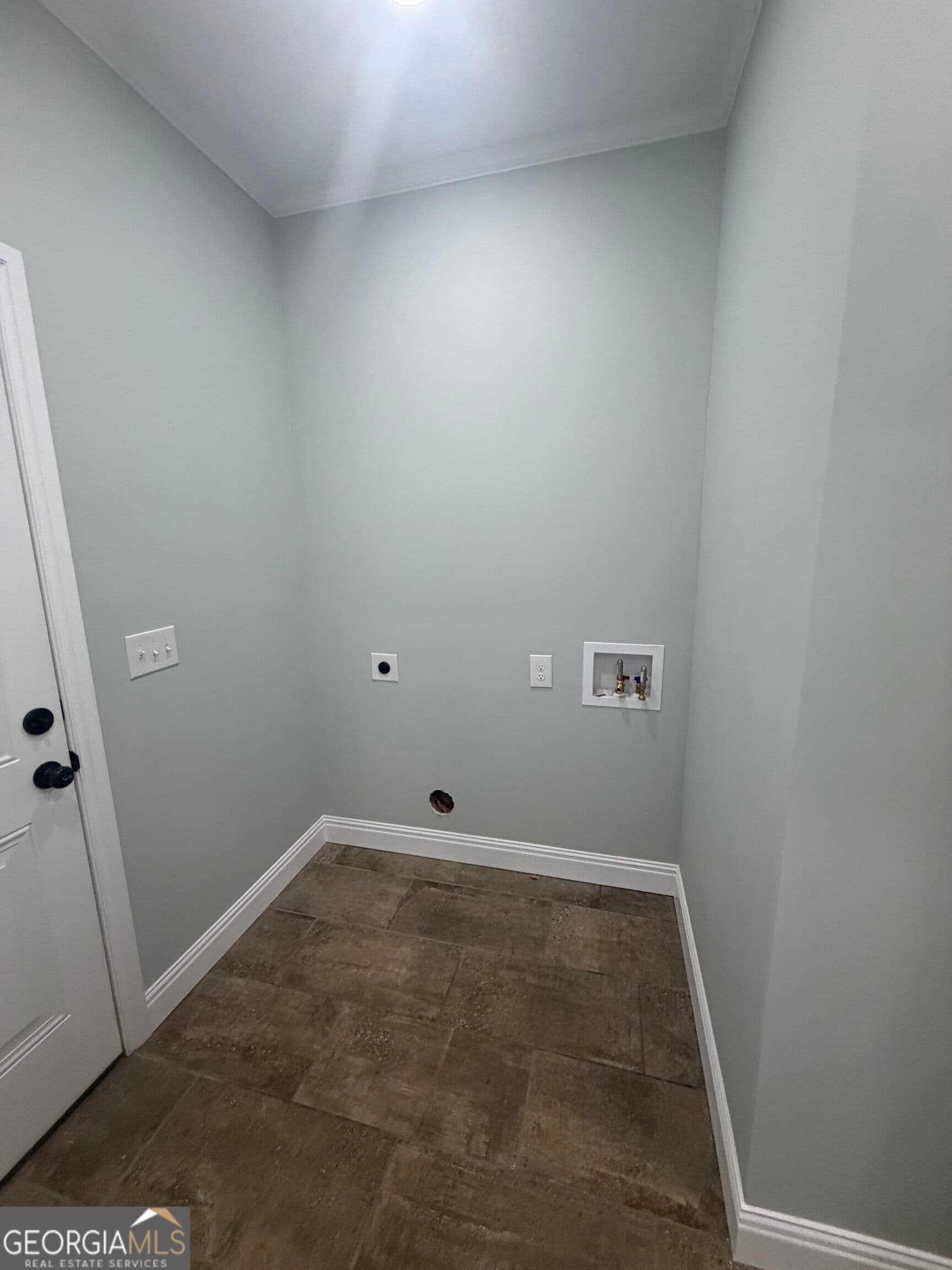 2 bedroom, 2 bathroom, 900 sq ft single family residence for sale at 416 Robin Hood Road, Rome, GA 30161 — photo 8