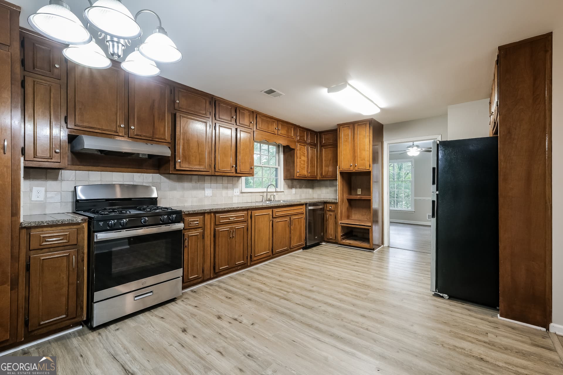 4 bedroom, 2.5 bathroom, 2,178 sq ft single family residence for sale at 1672 Briarbend Court, Stone Mountain, GA 30088 — photo 9