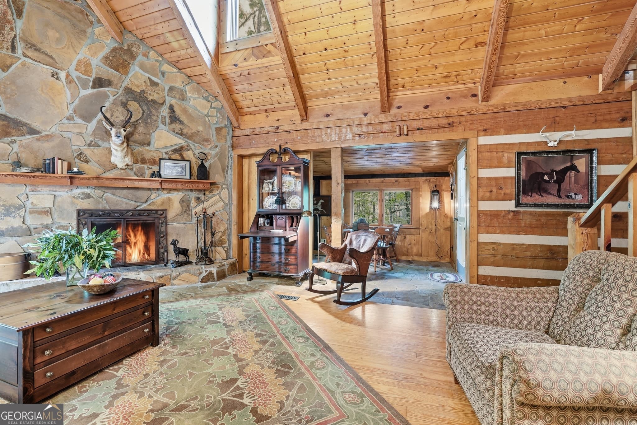 3 bedroom, 2 bathroom, 2,200 sq ft cabin,single family residence for sale at 320 Sweetwater Drive, Clarkesville, GA 30523 — photo 6