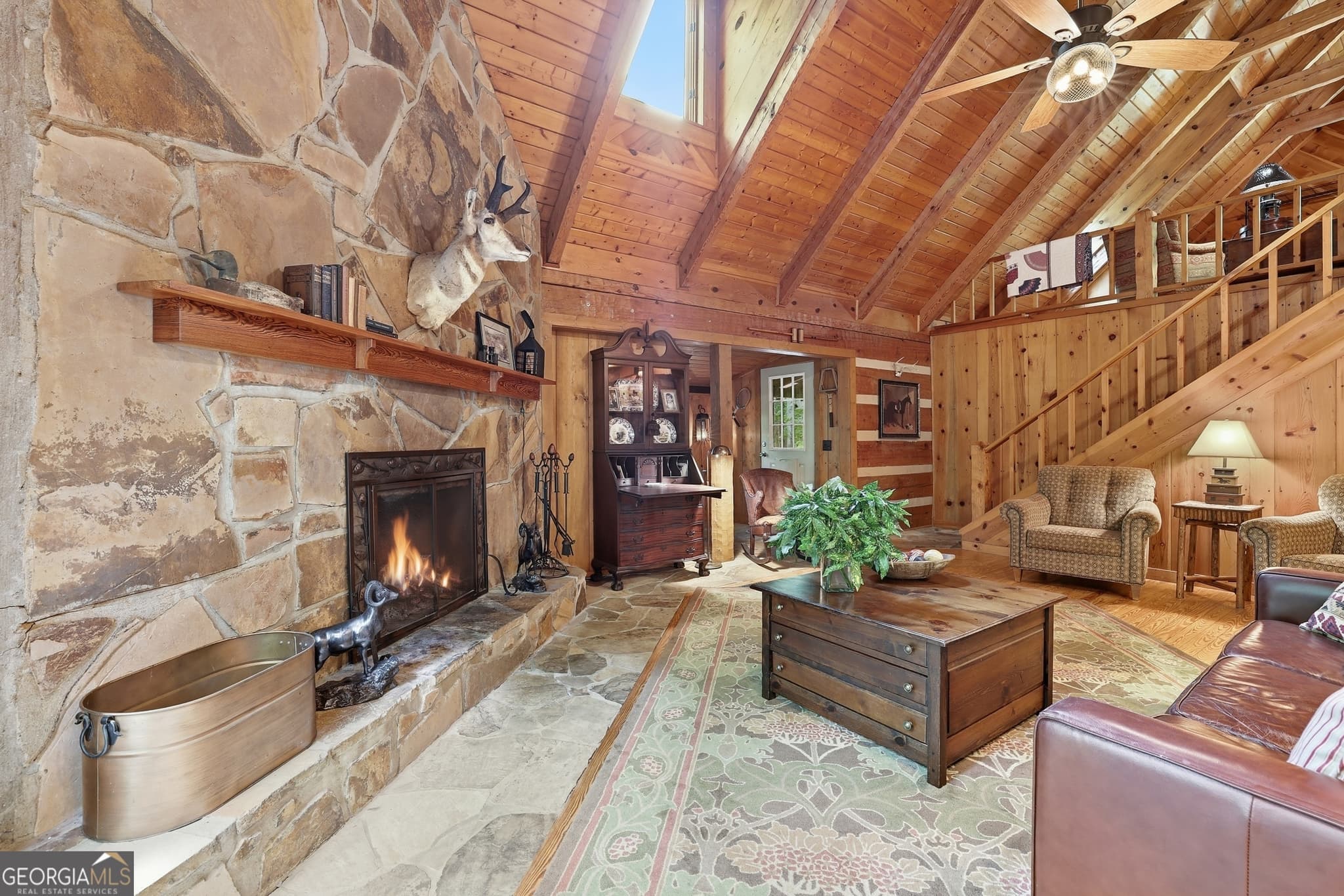 3 bedroom, 2 bathroom, 2,200 sq ft cabin,single family residence for sale at 320 Sweetwater Drive, Clarkesville, GA 30523 — photo 10