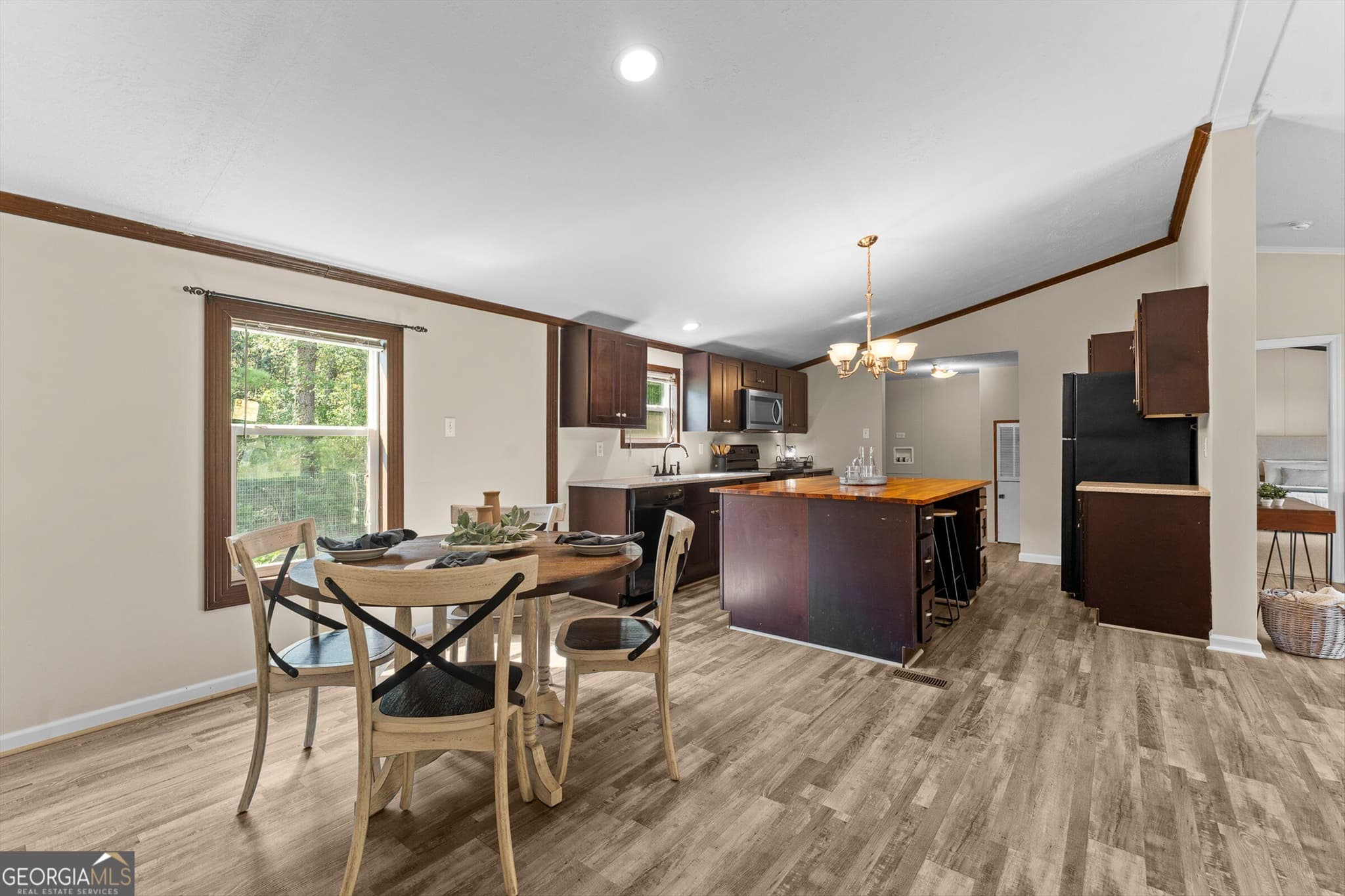 4 bedroom, 2 bathroom, 1,836 sq ft manufactured home,single family residence under contract at 180 Lucious Street, Pembroke, GA 31321 — photo 7