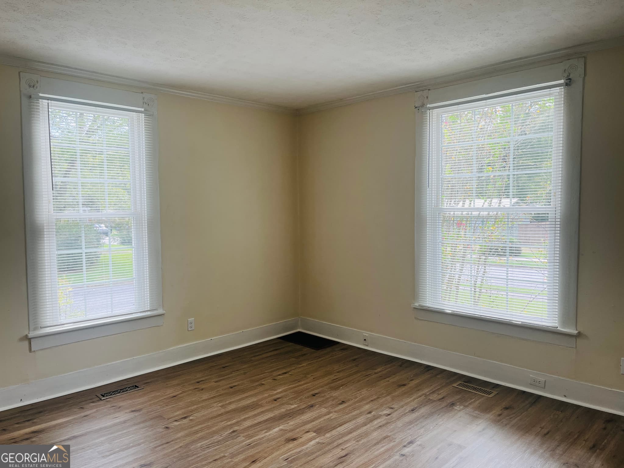 2 bedroom, 1 bathroom, 886 sq ft duplex for rent at 201 Alford Street B, Lagrange, GA 30240 for $995 a month — photo 3