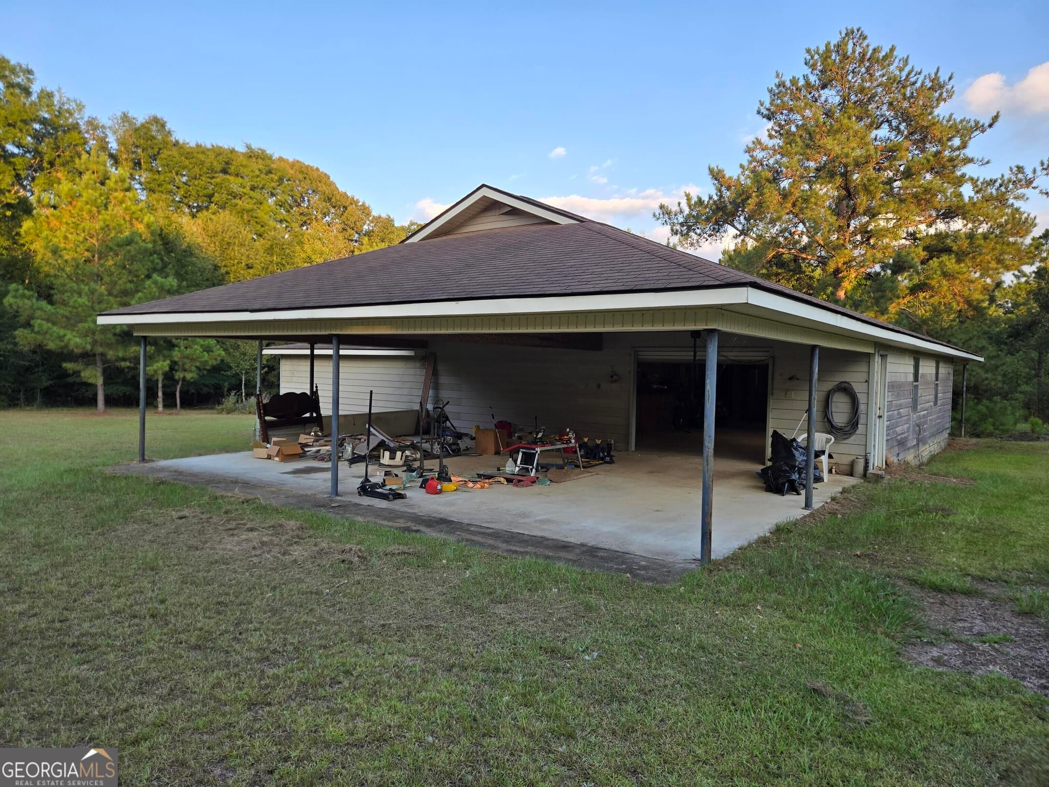 3 bedroom, 2.5 bathroom, 3,048 sq ft single family residence under contract at 1277 Bob Hammond Road, Dublin, GA 31021 — photo 6