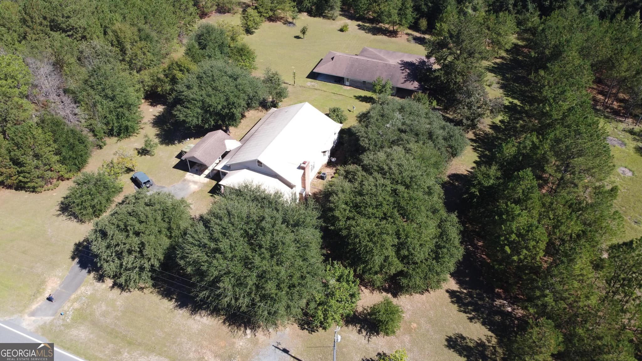 3 bedroom, 2.5 bathroom, 3,048 sq ft single family residence under contract at 1277 Bob Hammond Road, Dublin, GA 31021 — photo 3