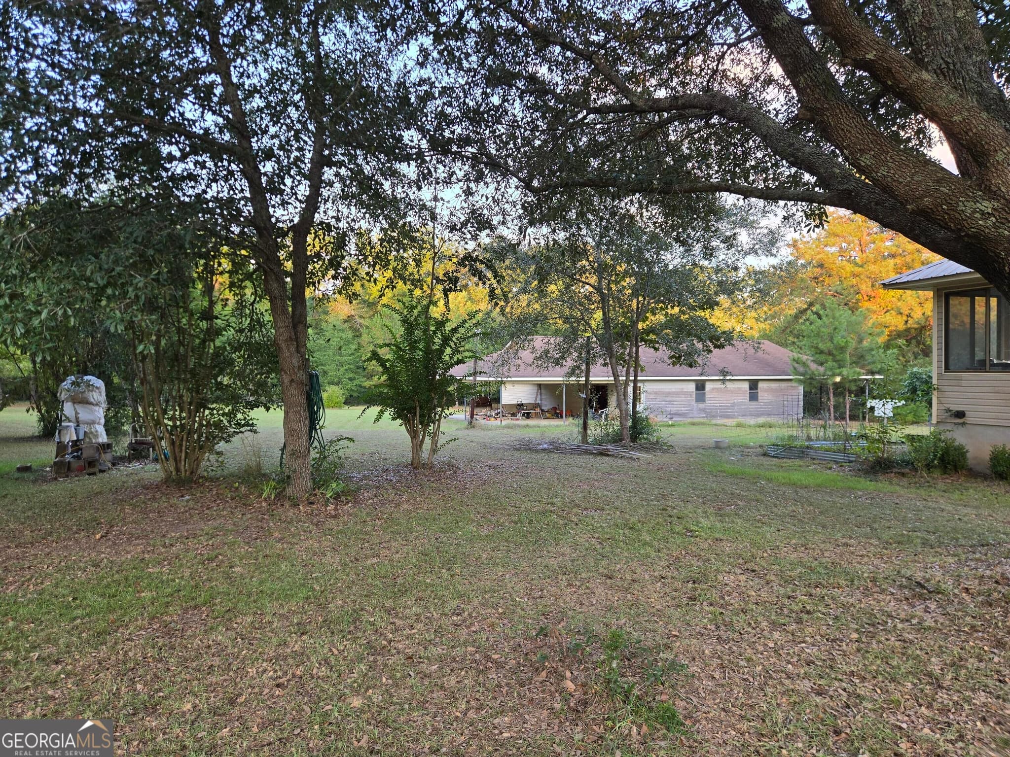 3 bedroom, 2.5 bathroom, 3,048 sq ft single family residence under contract at 1277 Bob Hammond Road, Dublin, GA 31021 — photo 4