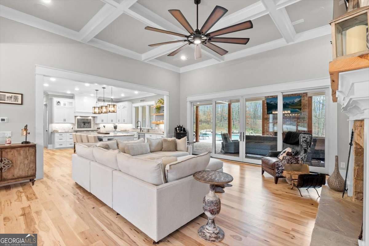 5 bedroom, 6 bathroom, 6,071 sq ft single family residence for sale at 395 Heard Road, Canton, GA 30114 — photo 7