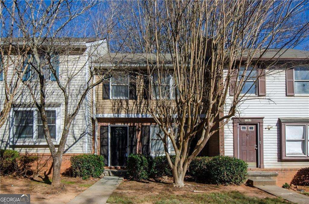 3 bedroom, 2.5 bathroom, 1,220 sq ft townhouse for sale at 1066 Wedgewood Lane, Tucker, GA 30084 — photo 1 of 1