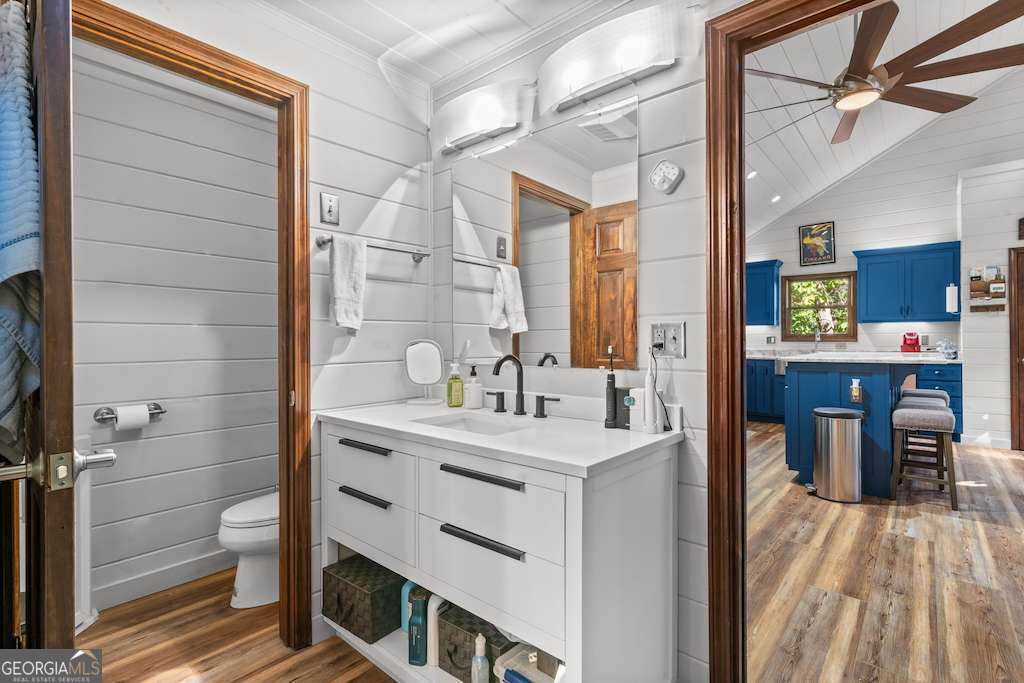 2 bedroom, 2 bathroom, 1,280 sq ft cabin,single family residence for sale at 214 Dickerson Drive, Ellijay, GA 30536 — photo 10