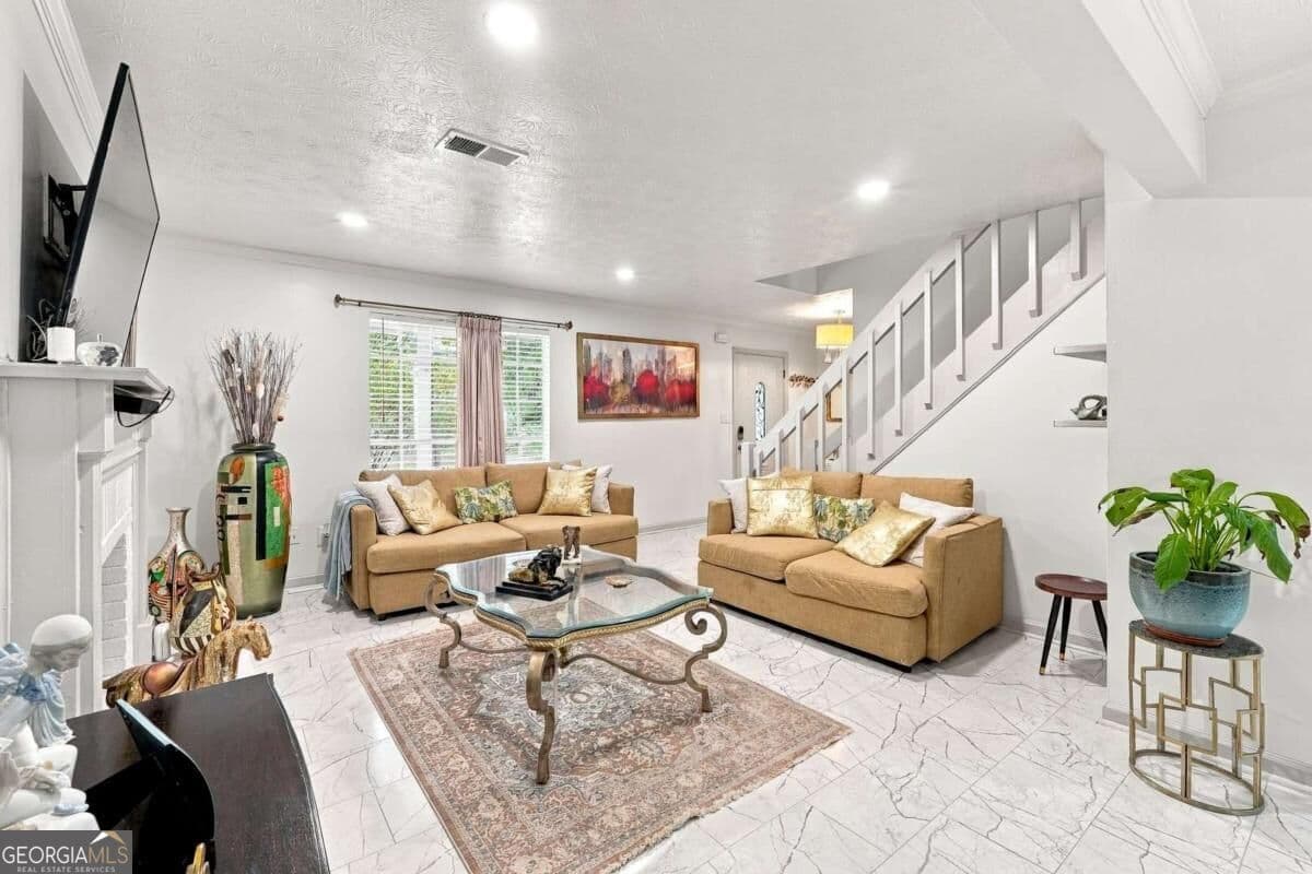3 bedroom, 2 bathroom, 1,612 sq ft single family residence for sale at 2170 Laurel Mill Way, Roswell, GA 30076 — photo 6