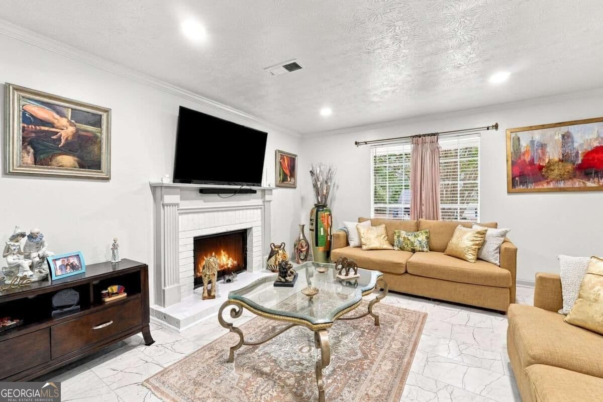 3 bedroom, 2 bathroom, 1,612 sq ft single family residence for sale at 2170 Laurel Mill Way, Roswell, GA 30076 — photo 7