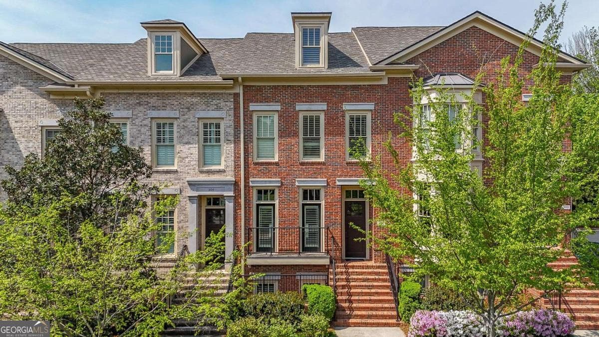 4 bedroom, 4.5 bathroom, 2,500 sq ft townhouse for sale at 302 Riversgate Drive 55, Atlanta, GA 30339 — photo 3