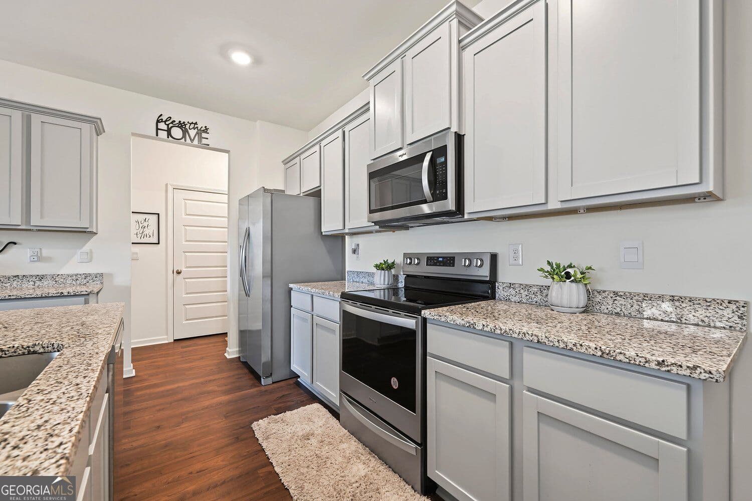 3 bedroom, 2.5 bathroom, 1,926 sq ft townhouse for sale at 102 Hampton Circle, Mcdonough, GA 30253 — photo 6