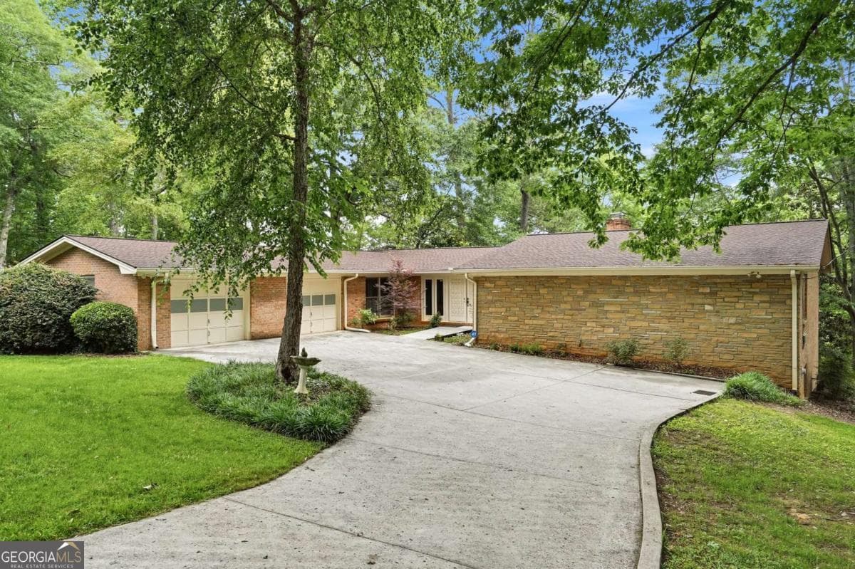 3 bedroom, 3.5 bathroom, 4,302 sq ft single family residence sold at 2553 Amalfi Drive, Conyers, GA 30012