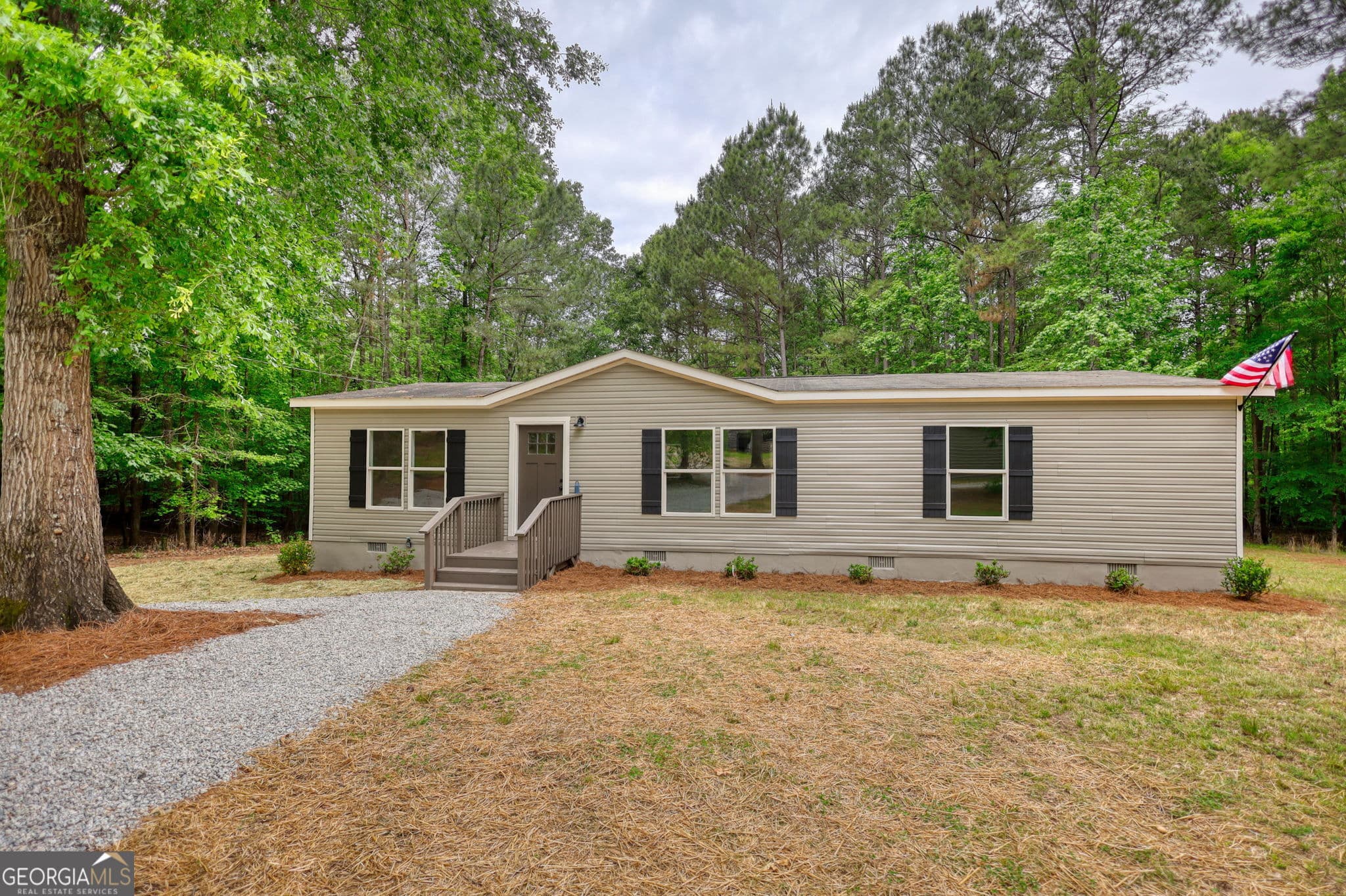 3 bedroom, 2 bathroom, 1,404 sq ft manufactured home,single family residence sold at 2050 Swords Trail, Buckhead, GA 30625