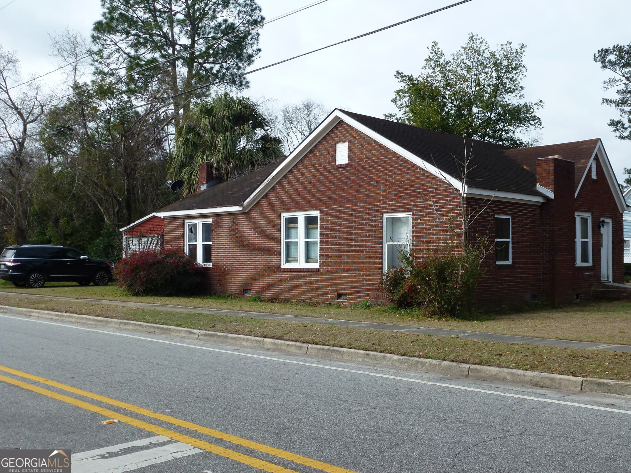 2 bedroom, 2 bathroom, 1,408 sq ft single family residence sold at 702 Rosedale Avenue, Claxton, GA 30417