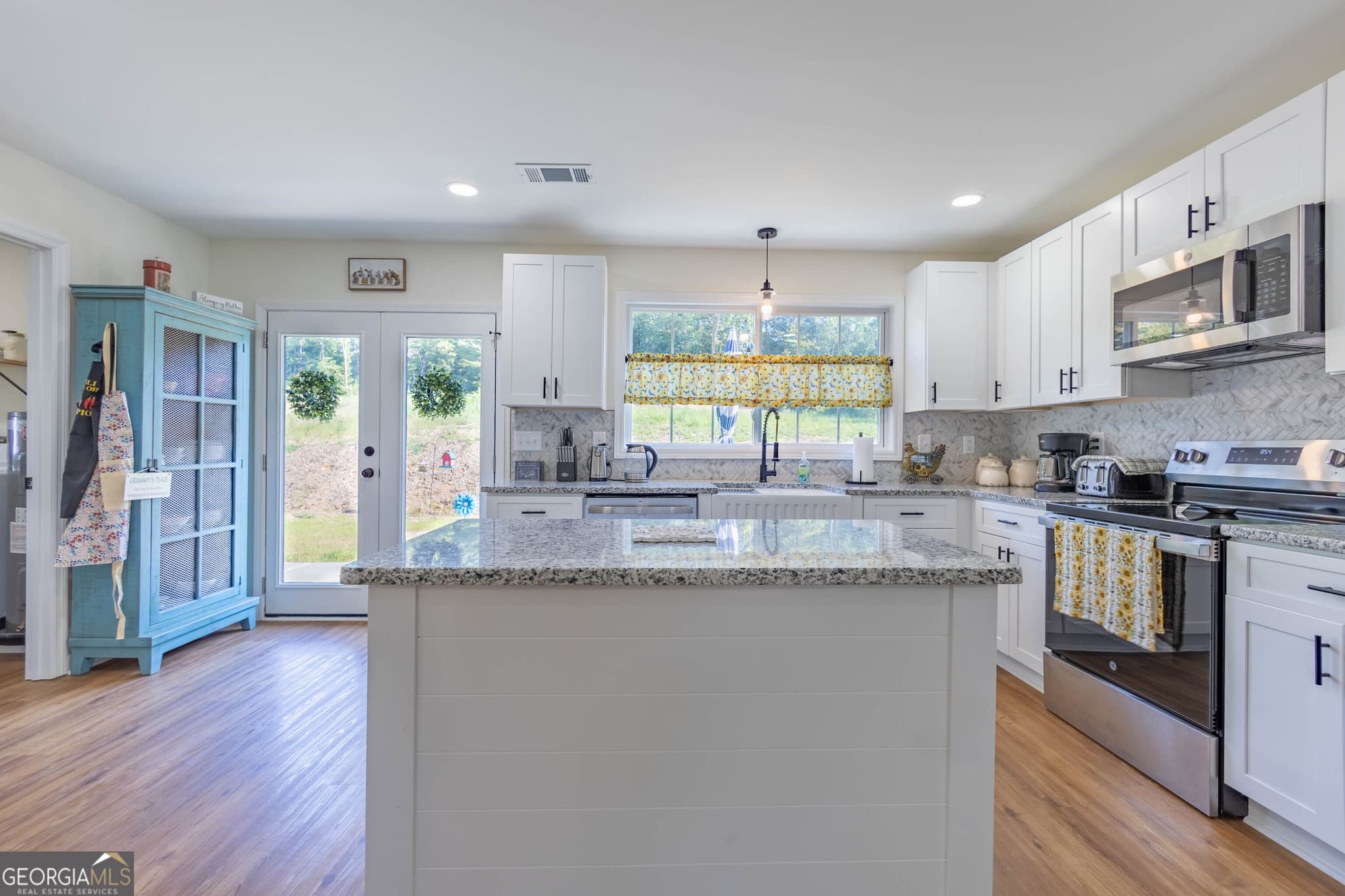 3 bedroom, 2 bathroom, 1,354 sq ft single family residence for sale at 234 County Road 13, Heflin, AL 36264 — photo 3