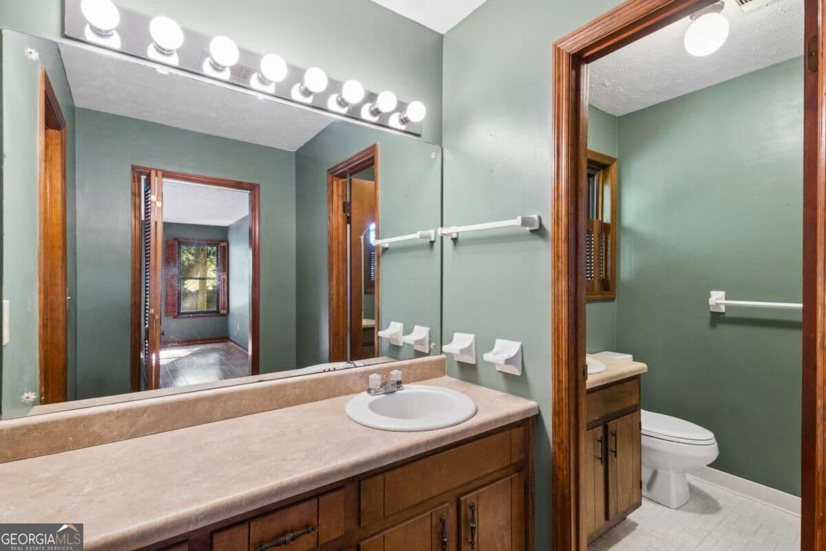 4 bedroom, 2.5 bathroom, 2,034 sq ft single family residence for sale at 225 Tallow Box Drive, Roswell, GA 30076 — photo 5