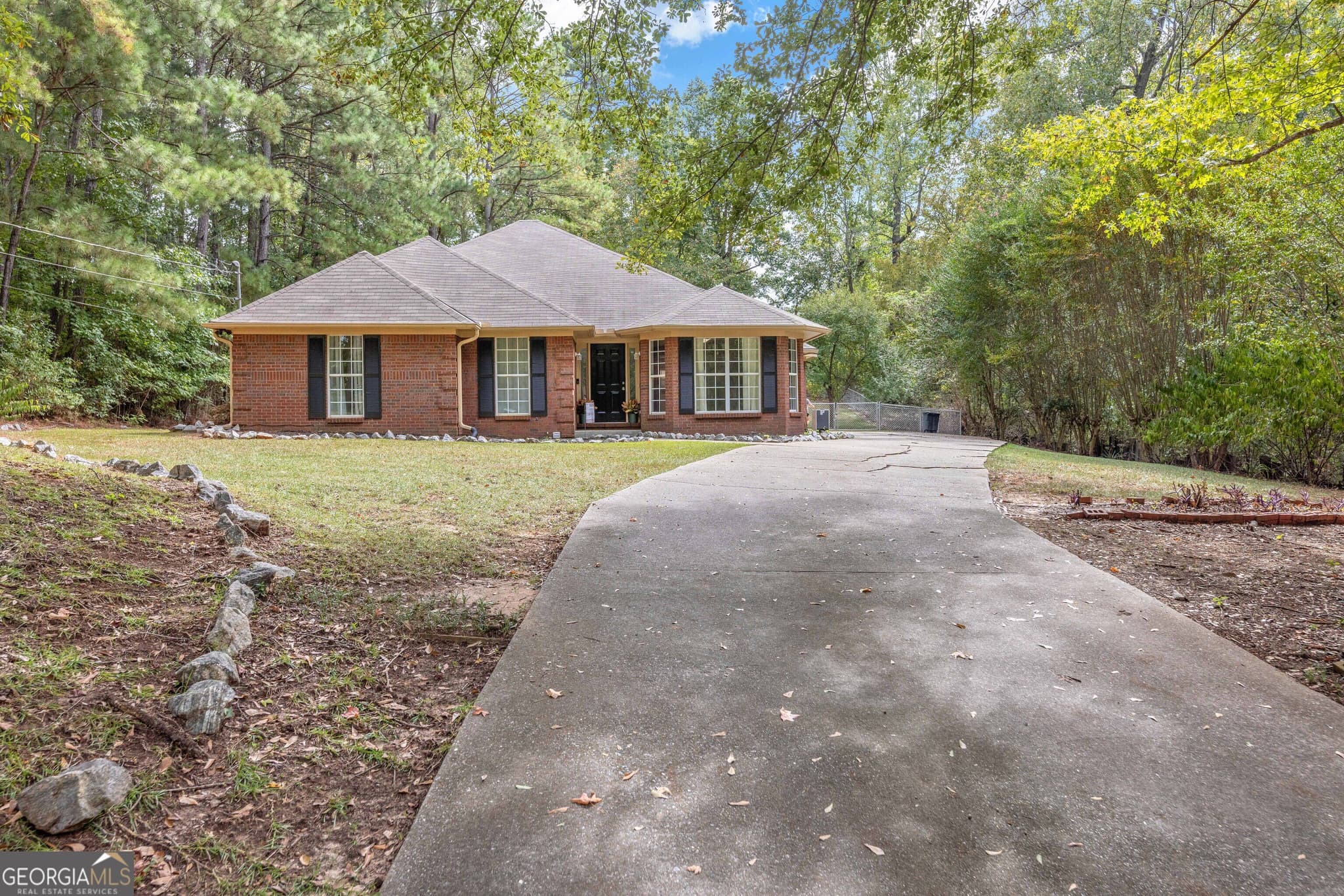 3 bedroom, 2 bathroom, 2,027 sq ft single family residence for sale at 1907 12TH Place, Phenix City, AL 36869 — photo 2