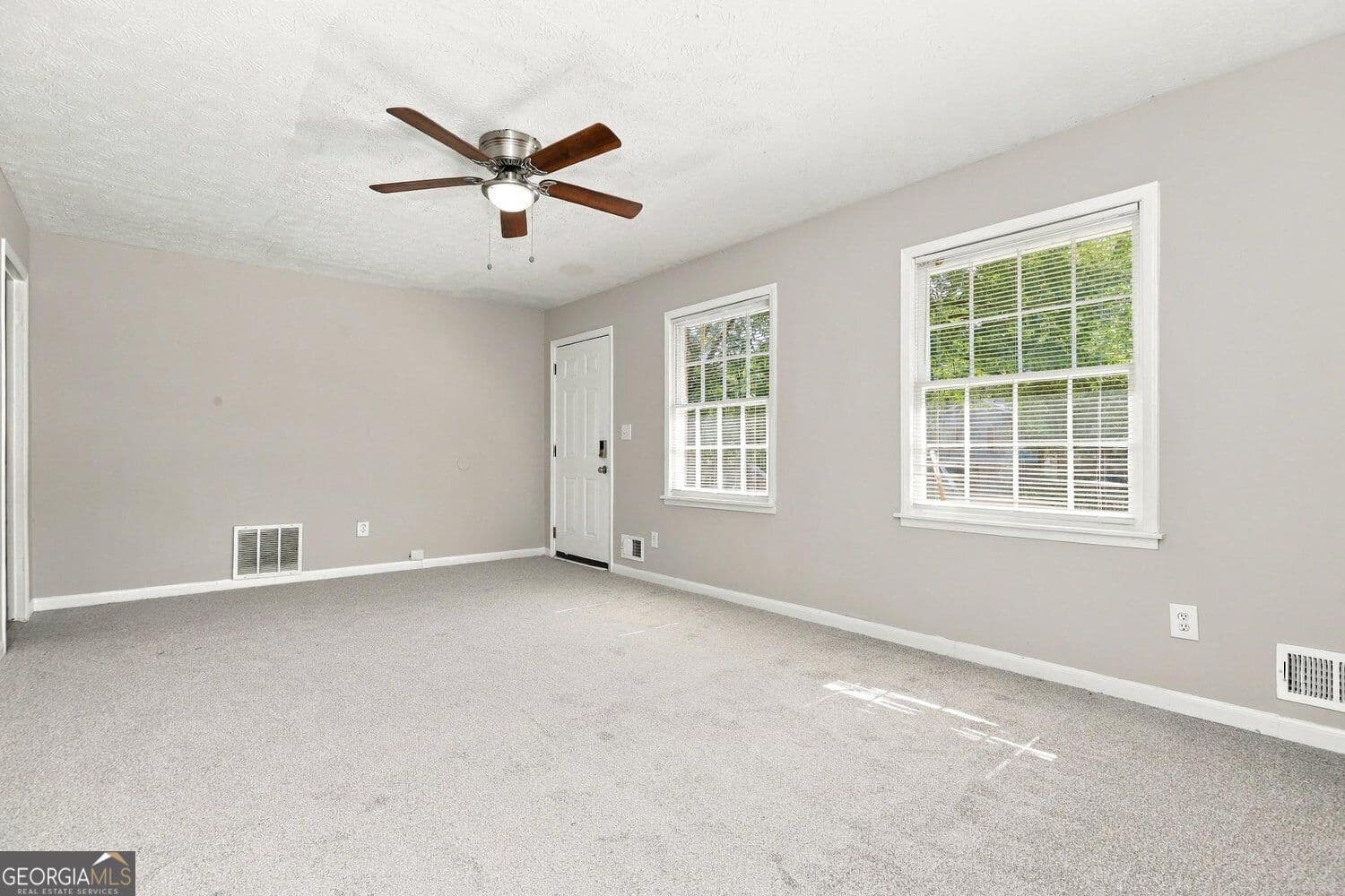 3 bedroom, 2 bathroom, 1,513 sq ft single family residence for sale at 2472 Hartford Drive, Ellenwood, GA 30294 — photo 3