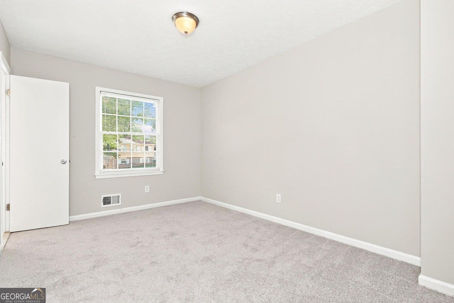 3 bedroom, 2 bathroom, 1,513 sq ft single family residence for sale at 2472 Hartford Drive, Ellenwood, GA 30294 — photo 5