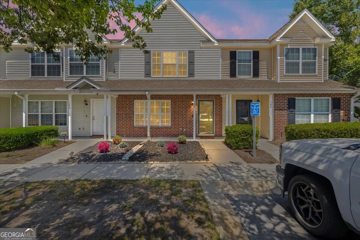 2 bedroom, 2.5 bathroom, 1,268 sq ft townhouse under contract at 144 Sonata Circle, Pooler, GA 31322 — photo 2