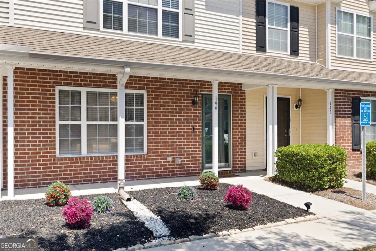 2 bedroom, 2.5 bathroom, 1,268 sq ft townhouse under contract at 144 Sonata Circle, Pooler, GA 31322 — photo 3