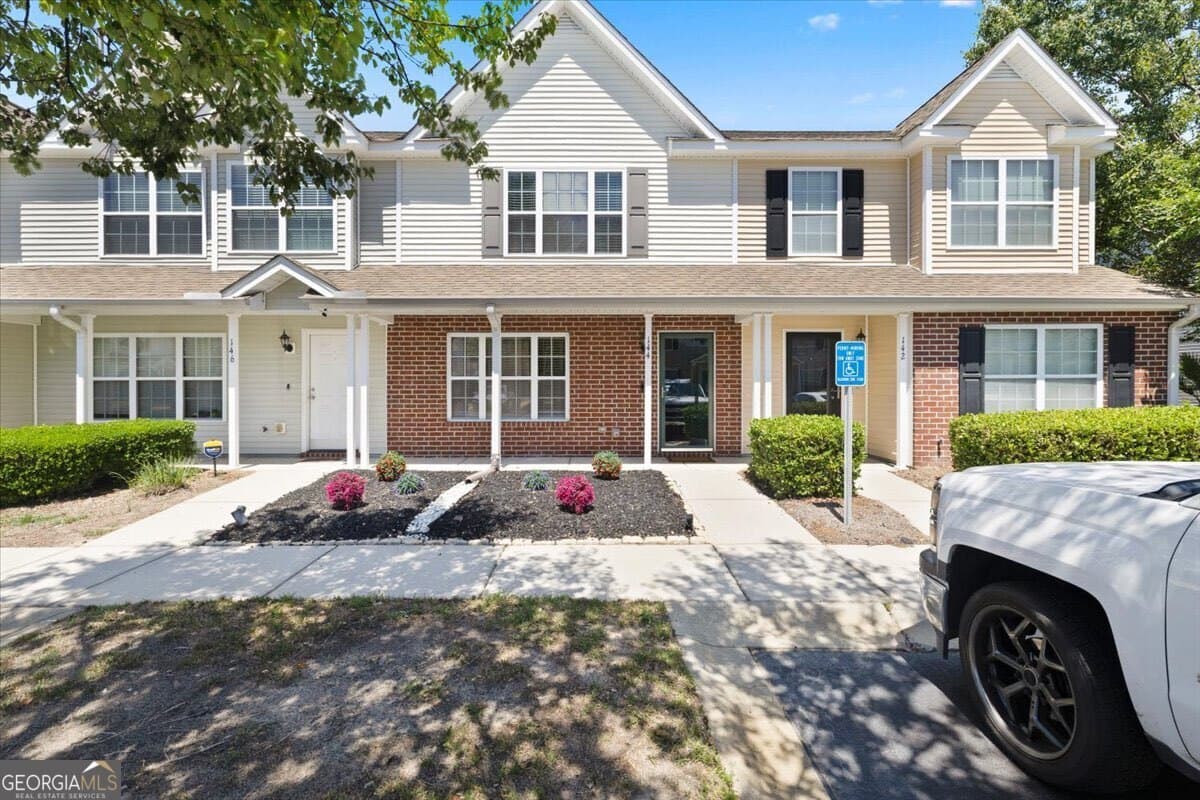 2 bedroom, 2.5 bathroom, 1,268 sq ft townhouse under contract at 144 Sonata Circle, Pooler, GA 31322