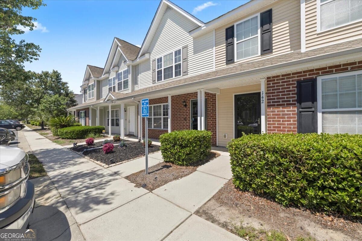 2 bedroom, 2.5 bathroom, 1,268 sq ft townhouse under contract at 144 Sonata Circle, Pooler, GA 31322 — photo 4