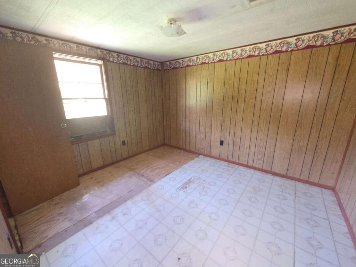 5 bedroom, 2 bathroom, 2,261 sq ft single family residence for sale at 3038 Armor Road, Patterson, GA 31557 — photo 6