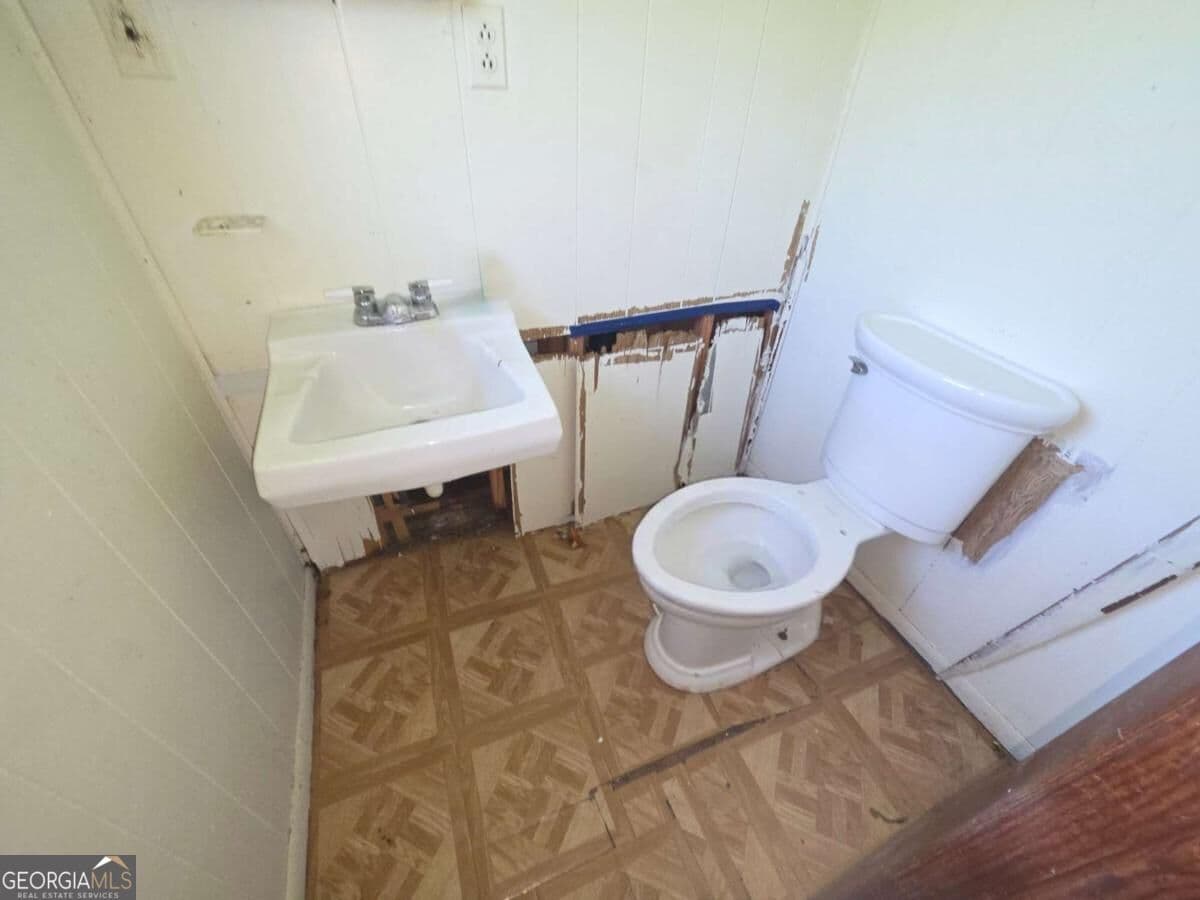 5 bedroom, 2 bathroom, 2,261 sq ft single family residence for sale at 3038 Armor Road, Patterson, GA 31557 — photo 9