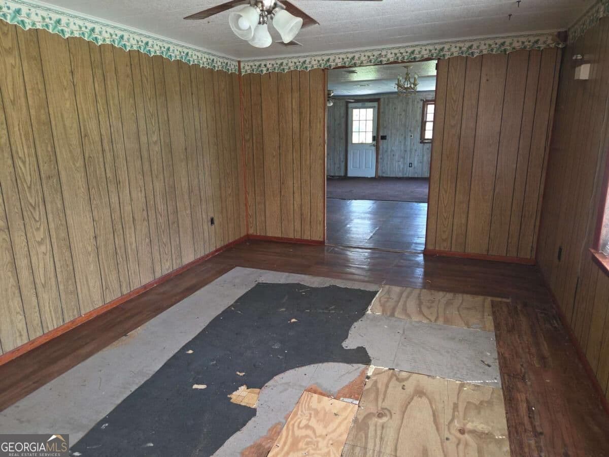 5 bedroom, 2 bathroom, 2,261 sq ft single family residence for sale at 3038 Armor Road, Patterson, GA 31557 — photo 4