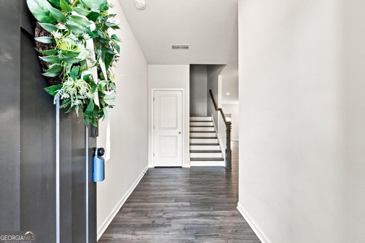 3 bedroom, 2.5 bathroom, 2,036 sq ft townhouse for rent at 1829 Parkades Path, Marietta, GA 30008 for $2,500 a month — photo 2