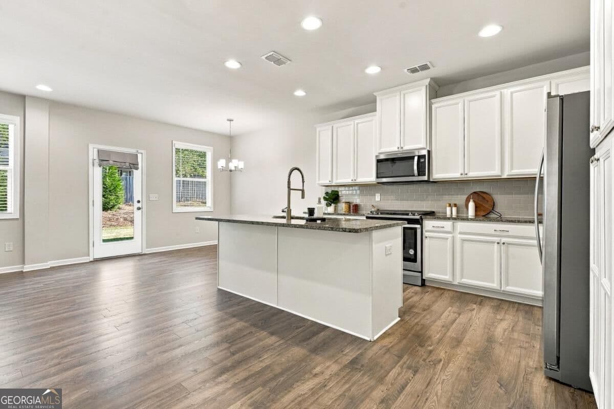 3 bedroom, 2.5 bathroom, 2,036 sq ft townhouse for rent at 1829 Parkades Path, Marietta, GA 30008 for $2,500 a month — photo 7