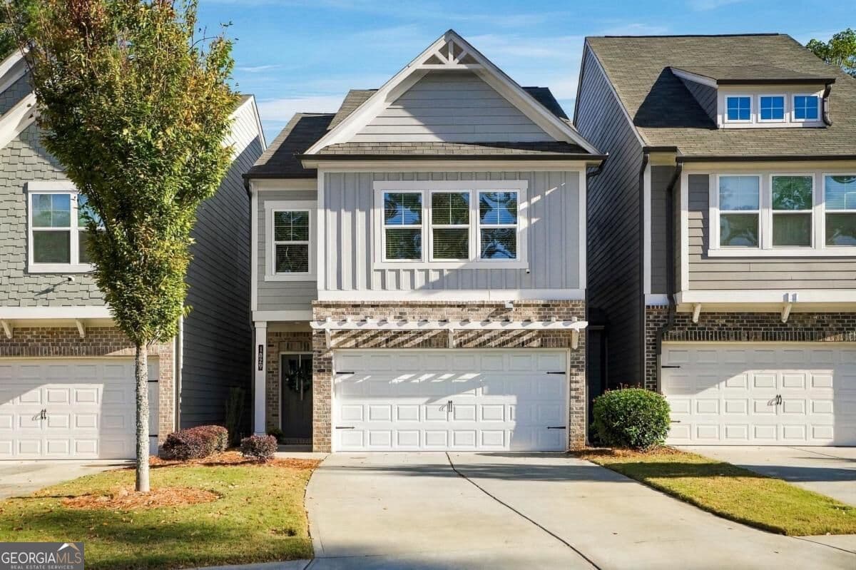 3 bedroom, 2.5 bathroom, 2,036 sq ft townhouse for rent at 1829 Parkades Path, Marietta, GA 30008 for $2,500 a month — photo 1 of 25