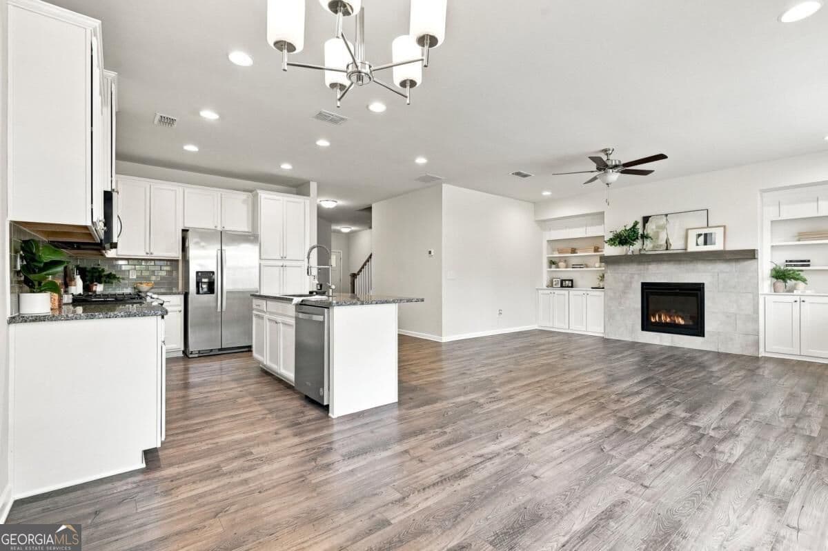 3 bedroom, 2.5 bathroom, 2,036 sq ft townhouse for rent at 1829 Parkades Path, Marietta, GA 30008 for $2,500 a month — photo 9
