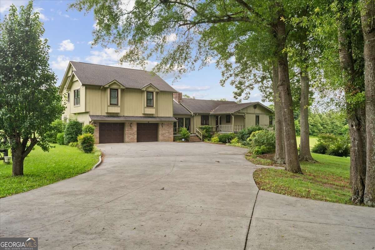 3 bedroom, 3.5 bathroom, 3,985 sq ft single family residence for sale at 295 Craigtown Road, Calhoun, GA 30701