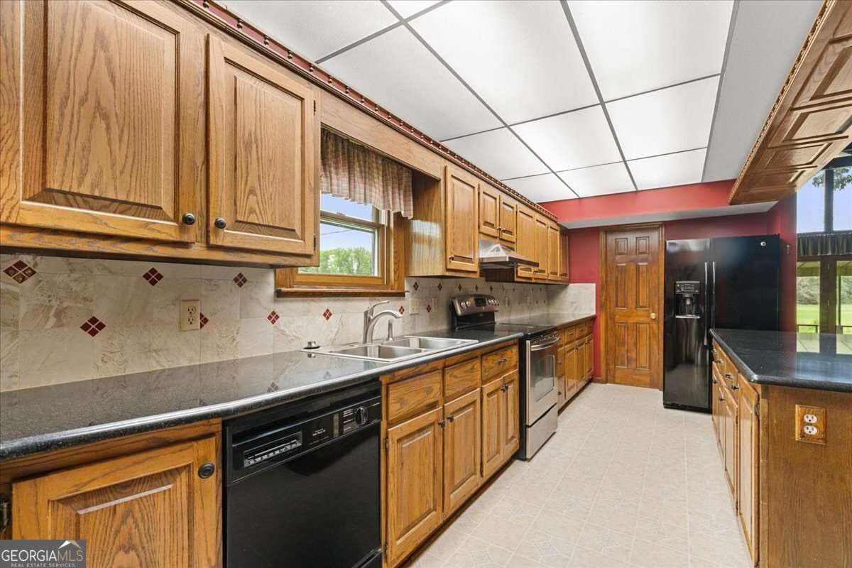 3 bedroom, 3.5 bathroom, 3,985 sq ft single family residence for sale at 295 Craigtown Road, Calhoun, GA 30701 — photo 4