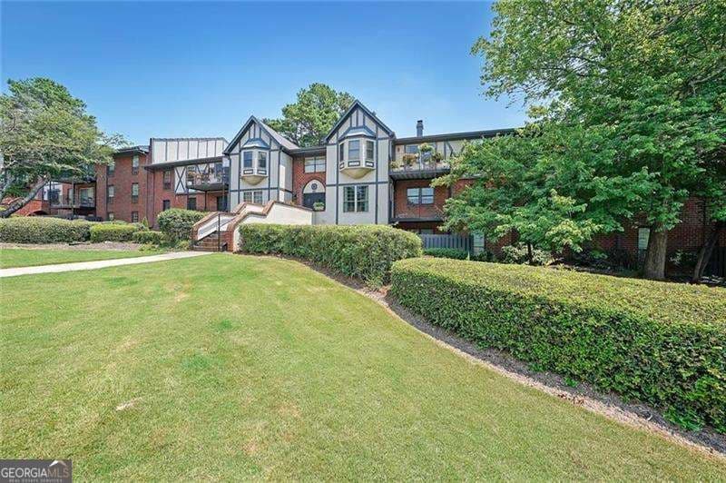 1 bedroom, 1.5 bathroom condominium for rent at 6851 Roswell Road O3, Atlanta, GA 30328 for $1,650 a month — photo 4