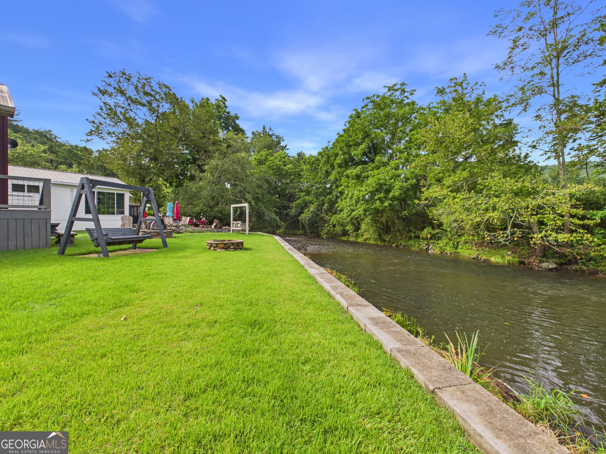1 bedroom, 1.5 bathroom, 360 sq ft manufactured home,mixed use for sale at 4167 & 4168 Riverbank Run, Hiawassee, GA 30546 — photo 5