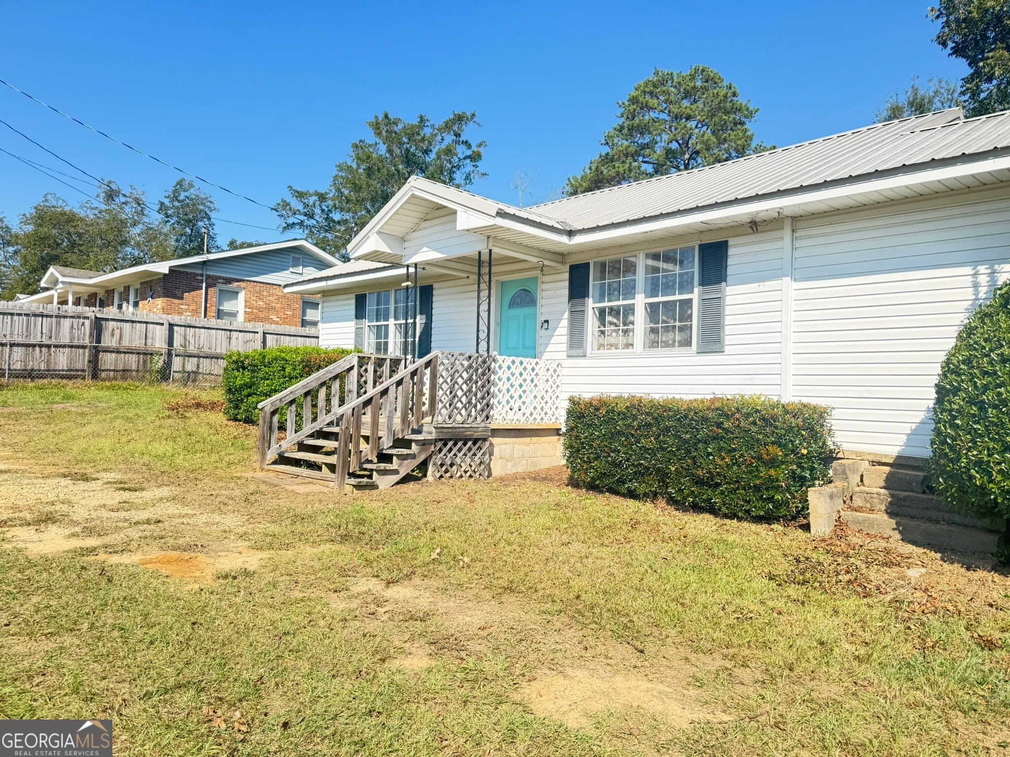 3 bedroom, 2 bathroom, 1,292 sq ft single family residence for sale at 205 E Church Street, Centerville, GA 31028