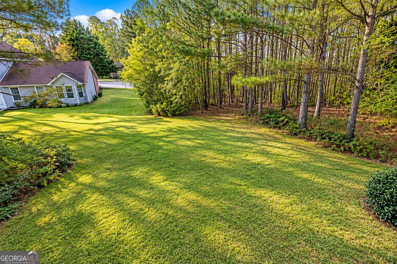 6 bedroom, 3.5 bathroom, 3,151 sq ft single family residence for sale at 3635 Spring Mesa Drive, Snellville, GA 30039 — photo 6
