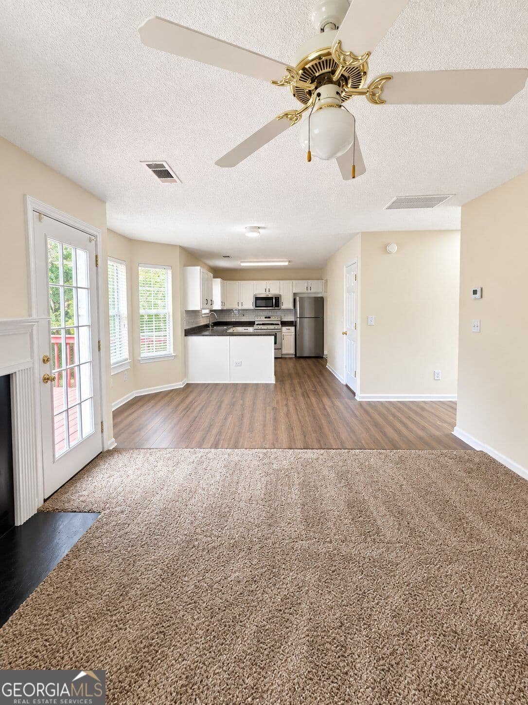 6 bedroom, 3.5 bathroom, 3,151 sq ft single family residence for sale at 3635 Spring Mesa Drive, Snellville, GA 30039 — photo 7
