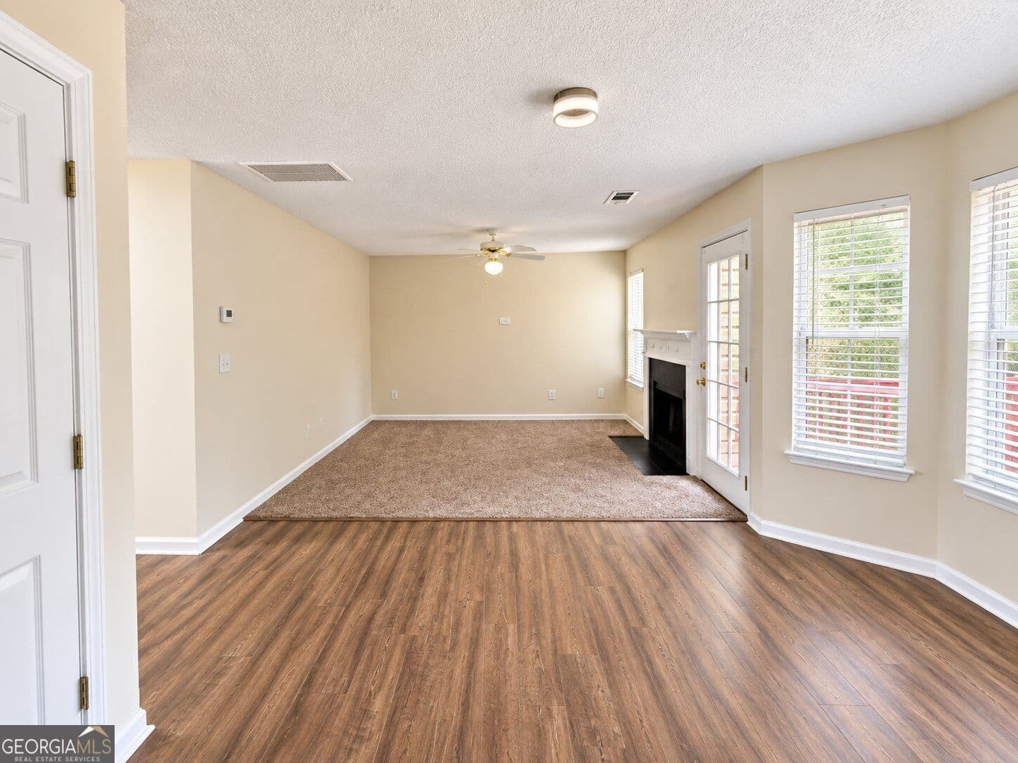 6 bedroom, 3.5 bathroom, 3,151 sq ft single family residence for sale at 3635 Spring Mesa Drive, Snellville, GA 30039 — photo 3