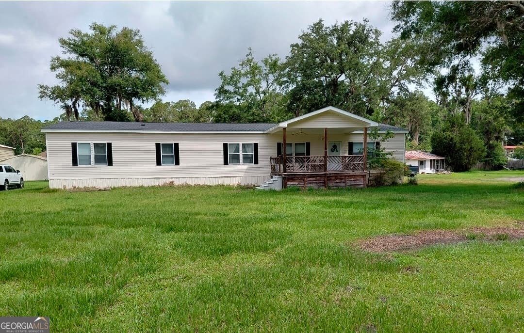4 bedroom, 2 bathroom, 2,240 sq ft single family residence for sale at 127 Hickory Bluff Drive, Waverly, GA 31565 — photo 2