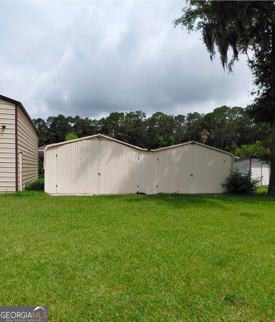 4 bedroom, 2 bathroom, 2,240 sq ft single family residence for sale at 127 Hickory Bluff Drive, Waverly, GA 31565 — photo 4